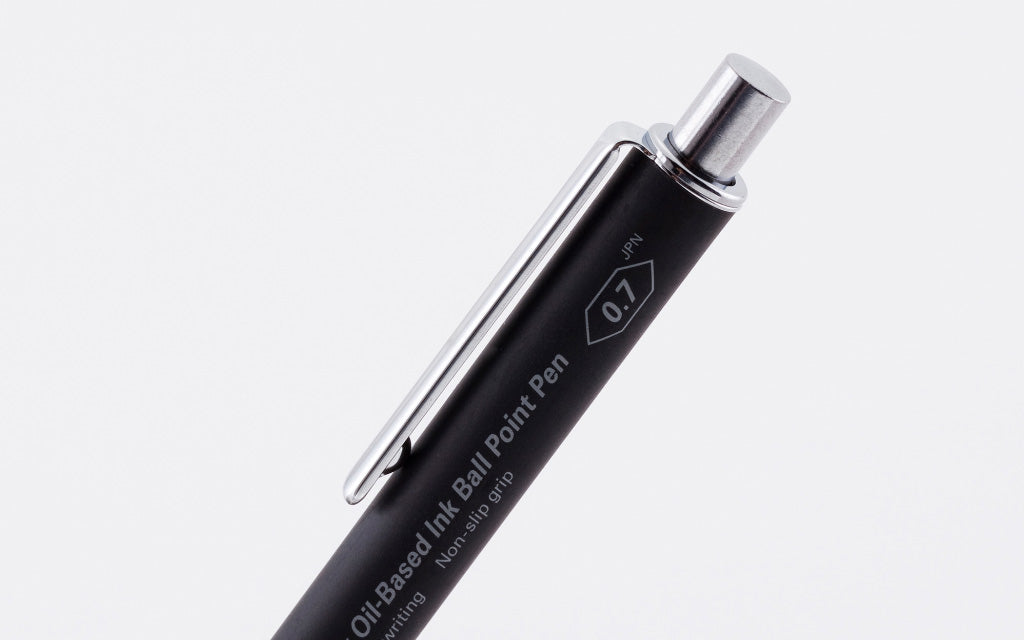Low-Oiled Ball Point Pen 0.7mm
