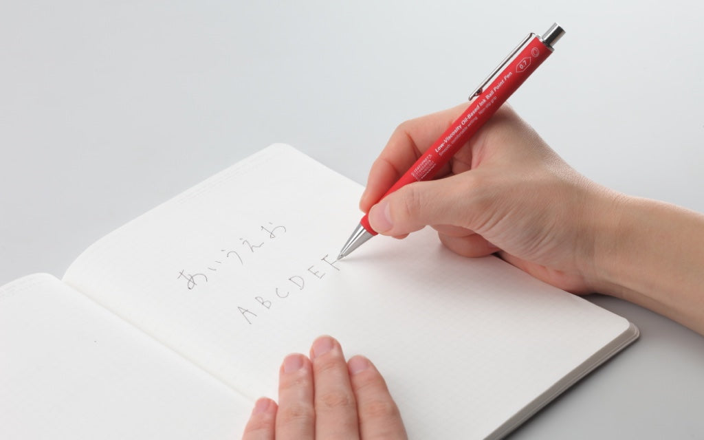 Low-Oiled Ball Point Pen 0.7mm