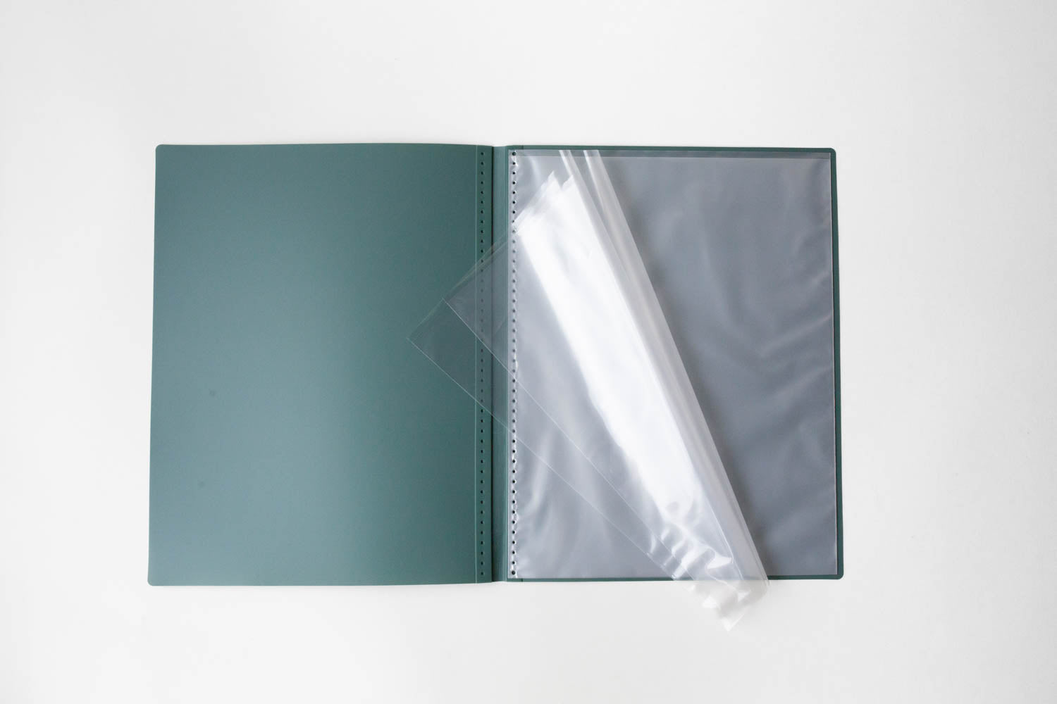 EMILy - 10 Page Holder