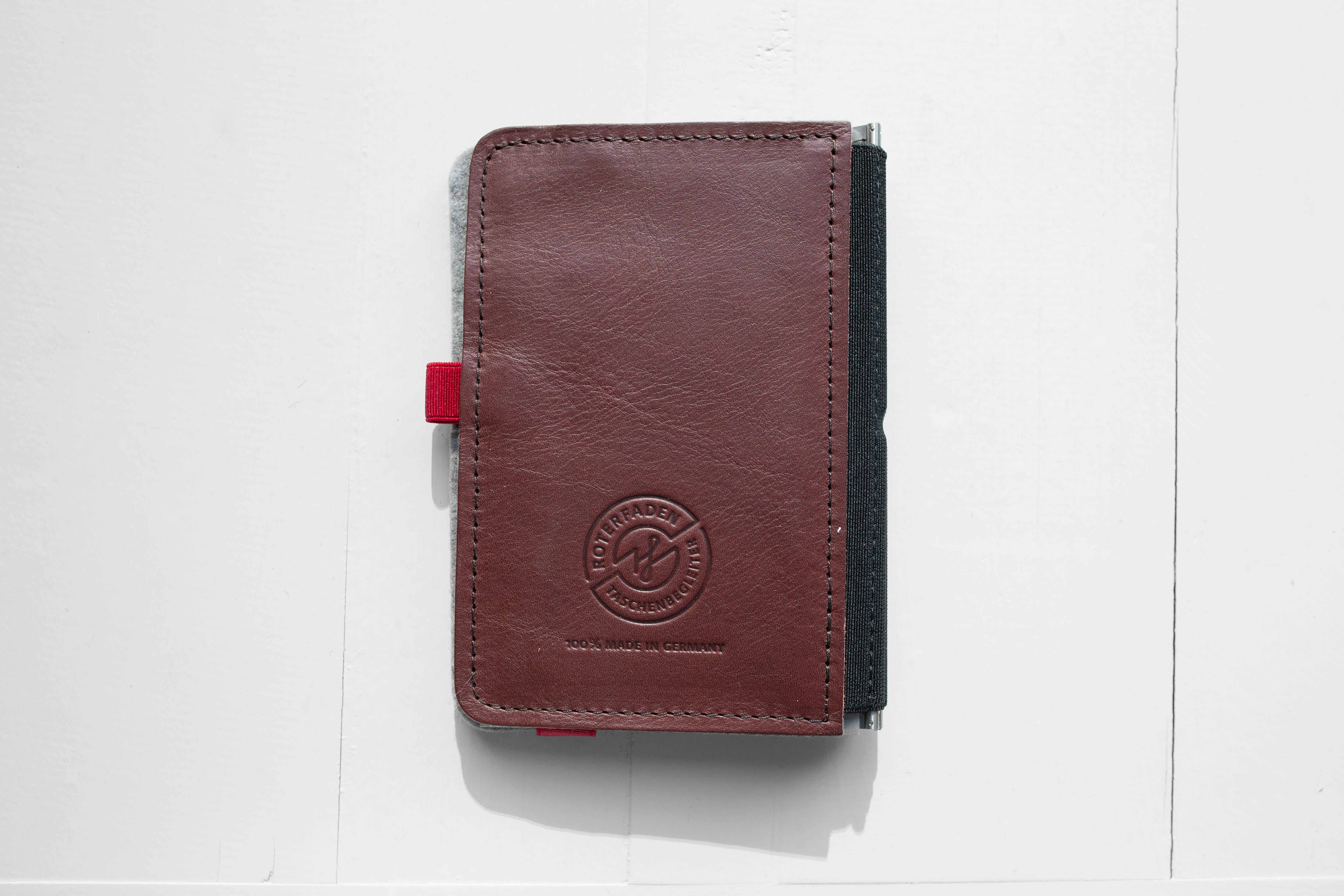 Taschenbegleiter BS_20 - A6 Small (Dark Brown/Light Grey/Red)