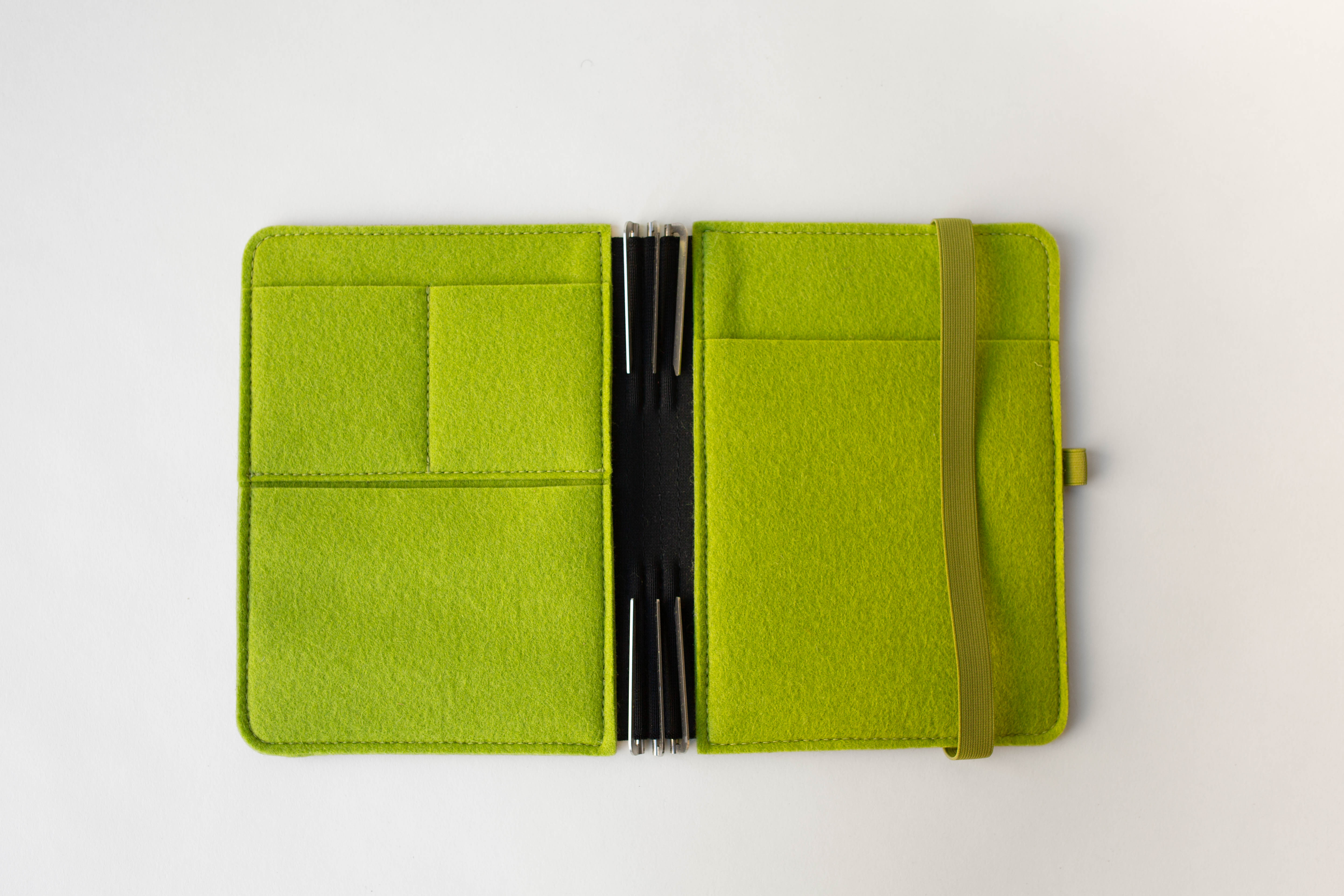 Taschenbegleiter LTD 030 - A5 Medium (Dark Brown/Filz lindgrün/Olive)