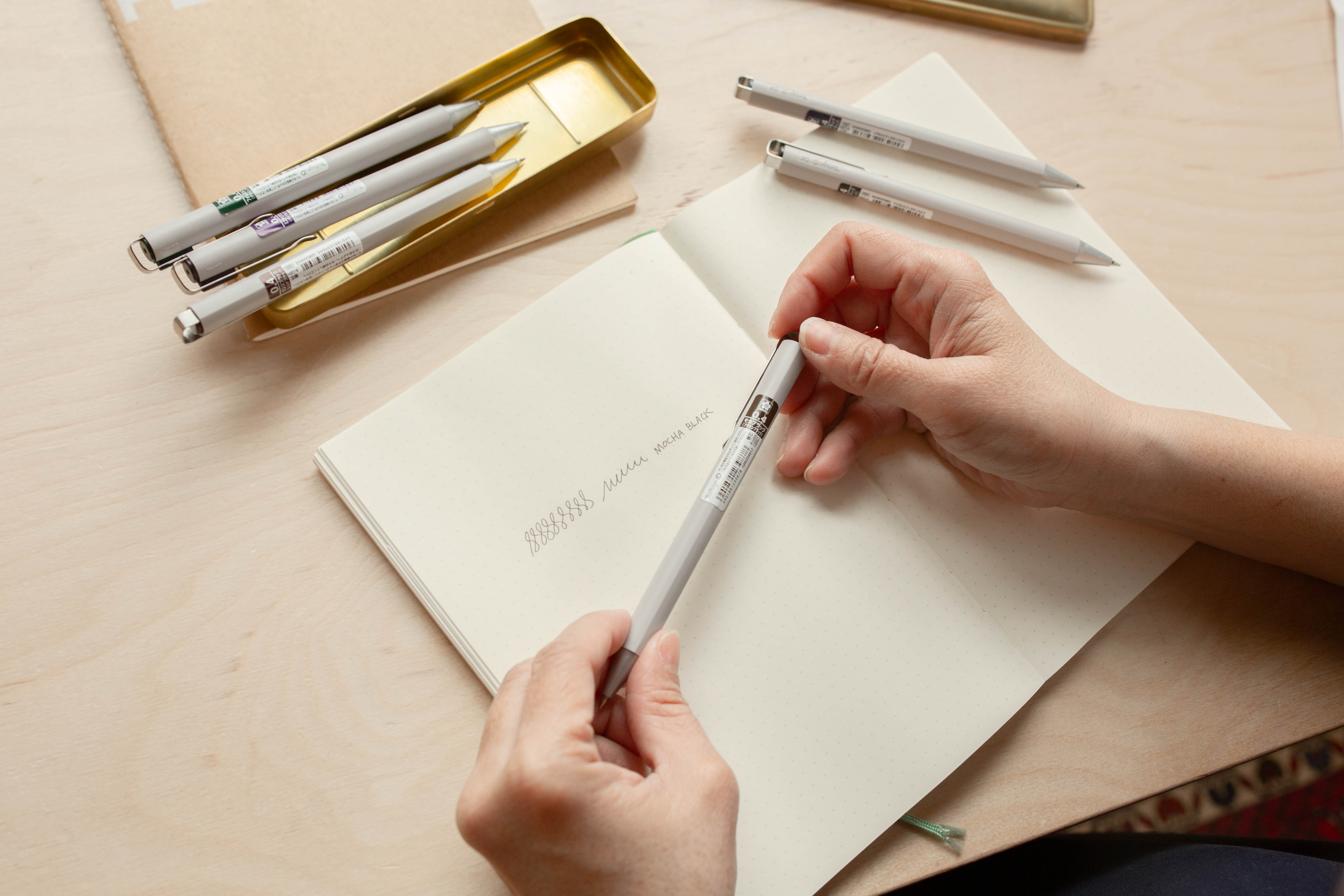 Sakura Ballsign ID04 Gel Pen