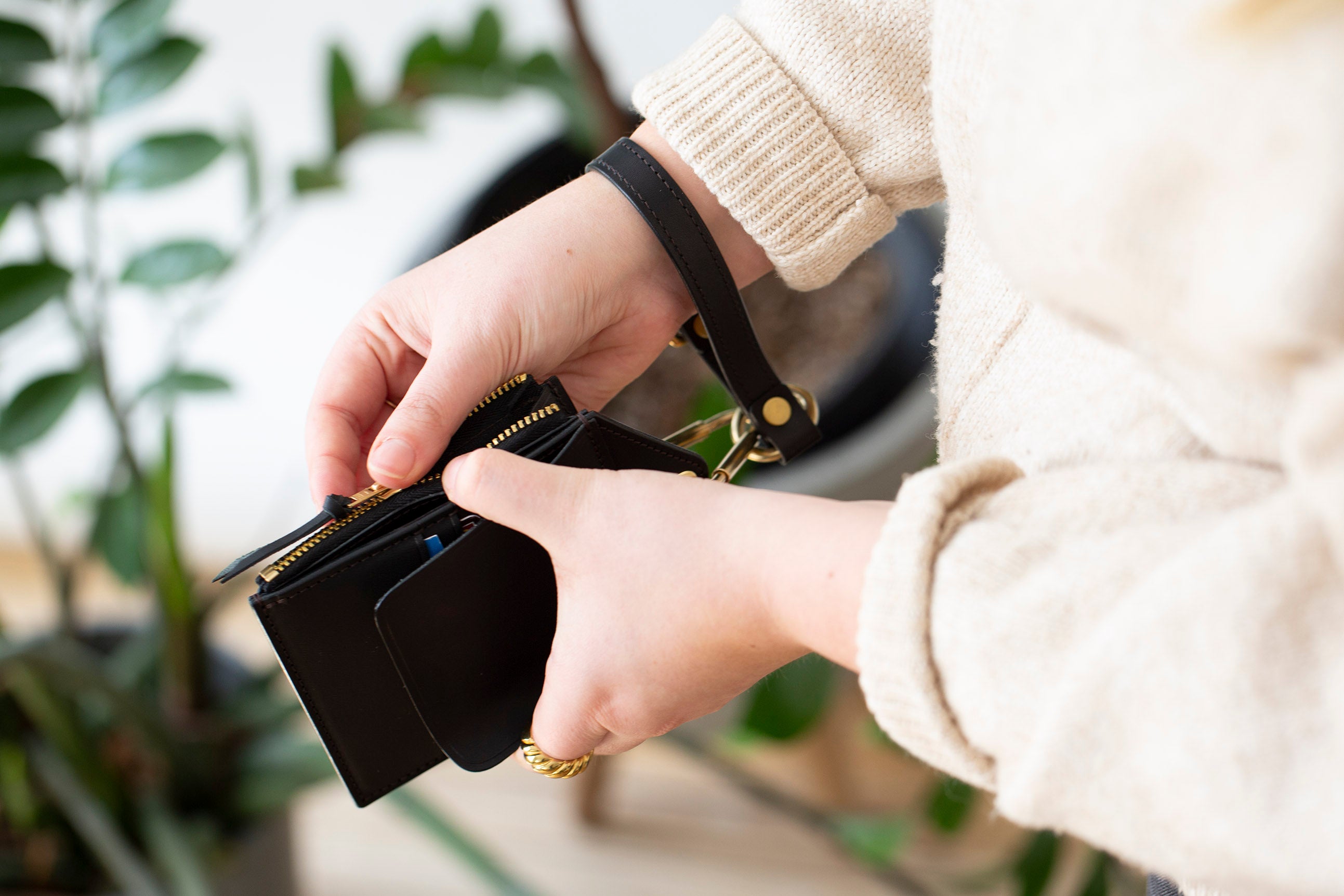 HTS Wallet