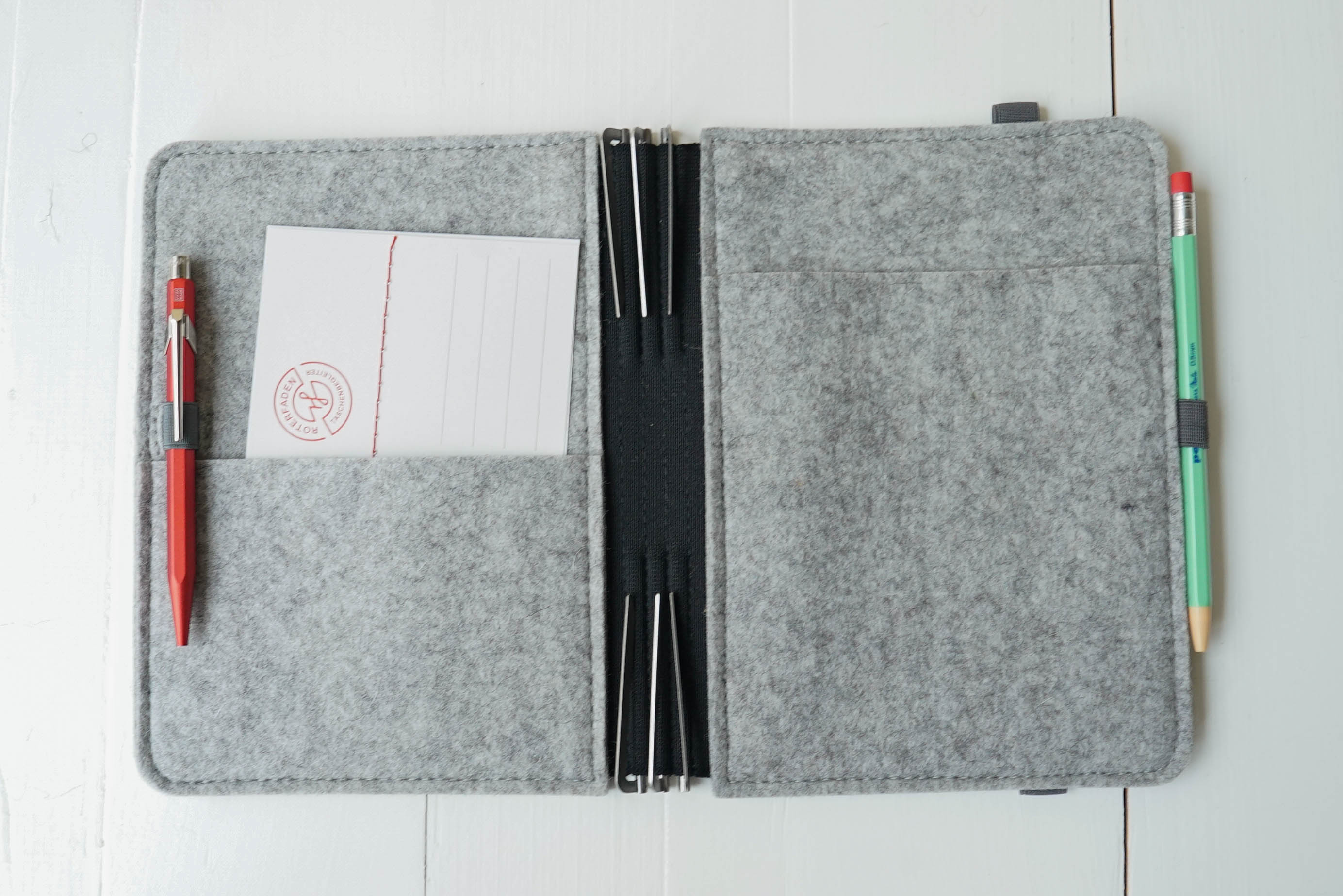 Taschenbegleiter LTD 037 - A5 Medium (Olive Seaweed/Felt light Gray/Gray)