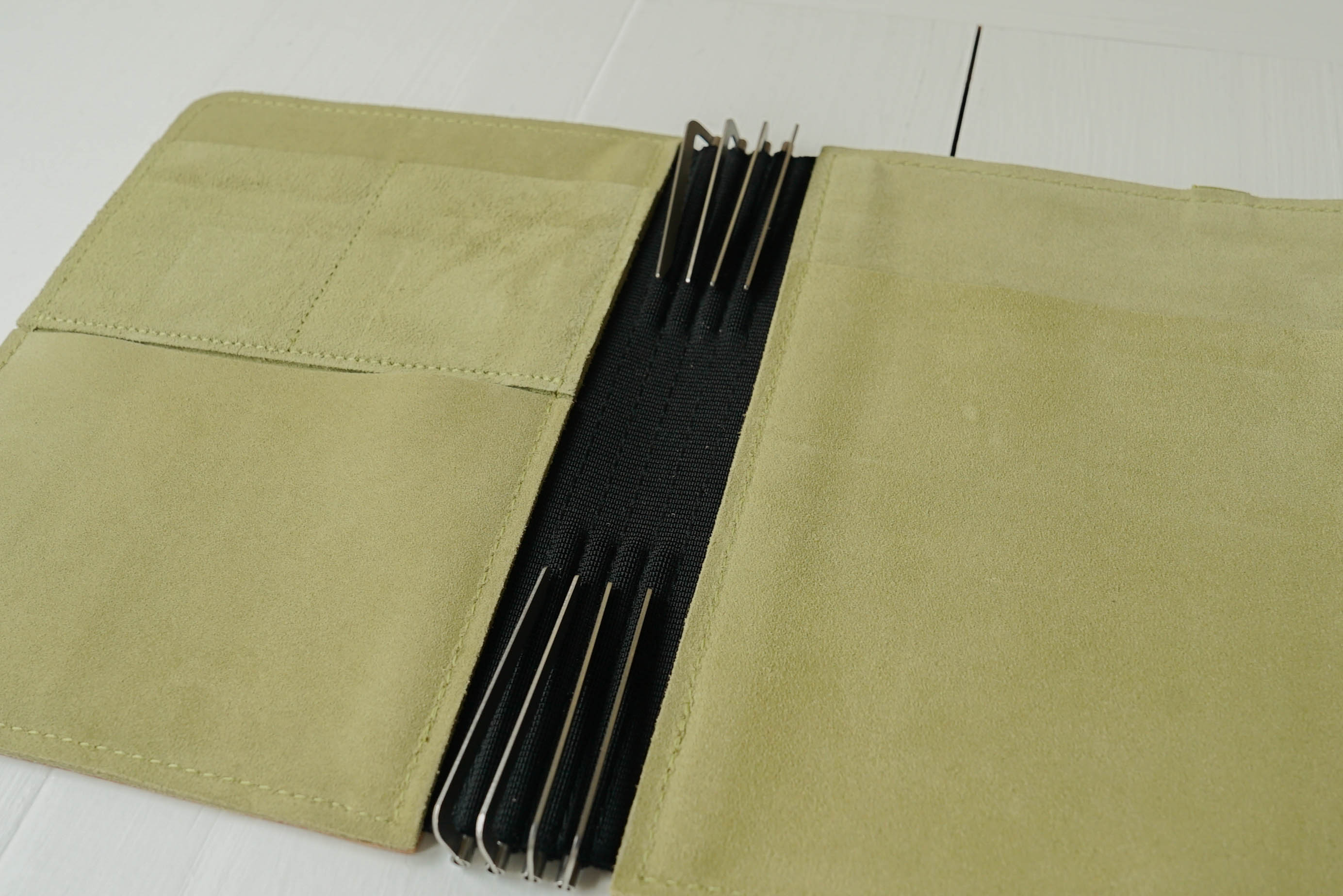 Taschenbegleiter LTD 020 - A5 Medium (Light Brown/Suede Light Olive/Olive)
