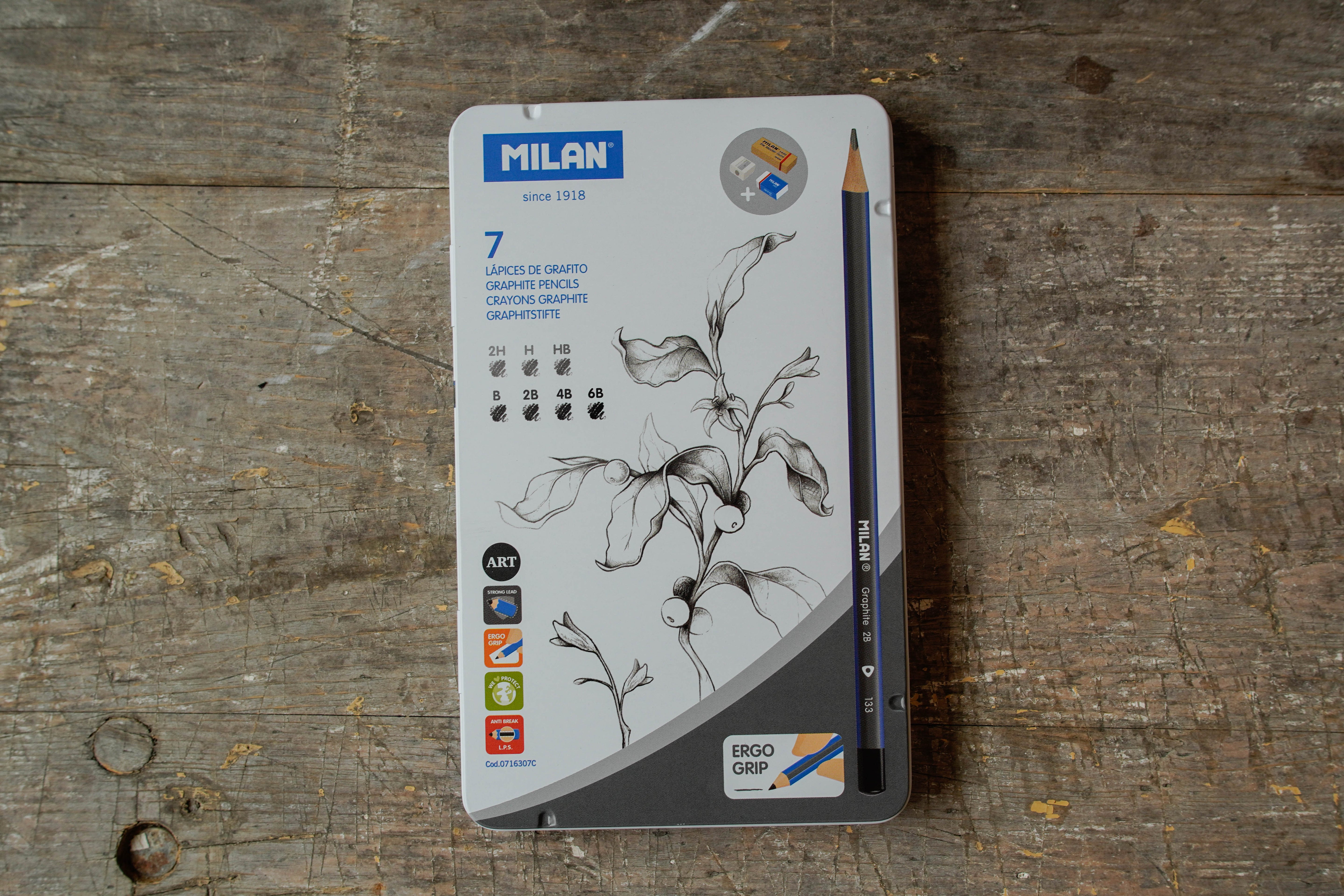 MILAN 7 Graphite Pencils Metal Case Set