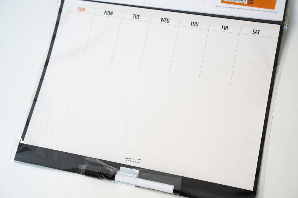 2027 Calendar with White Board - M