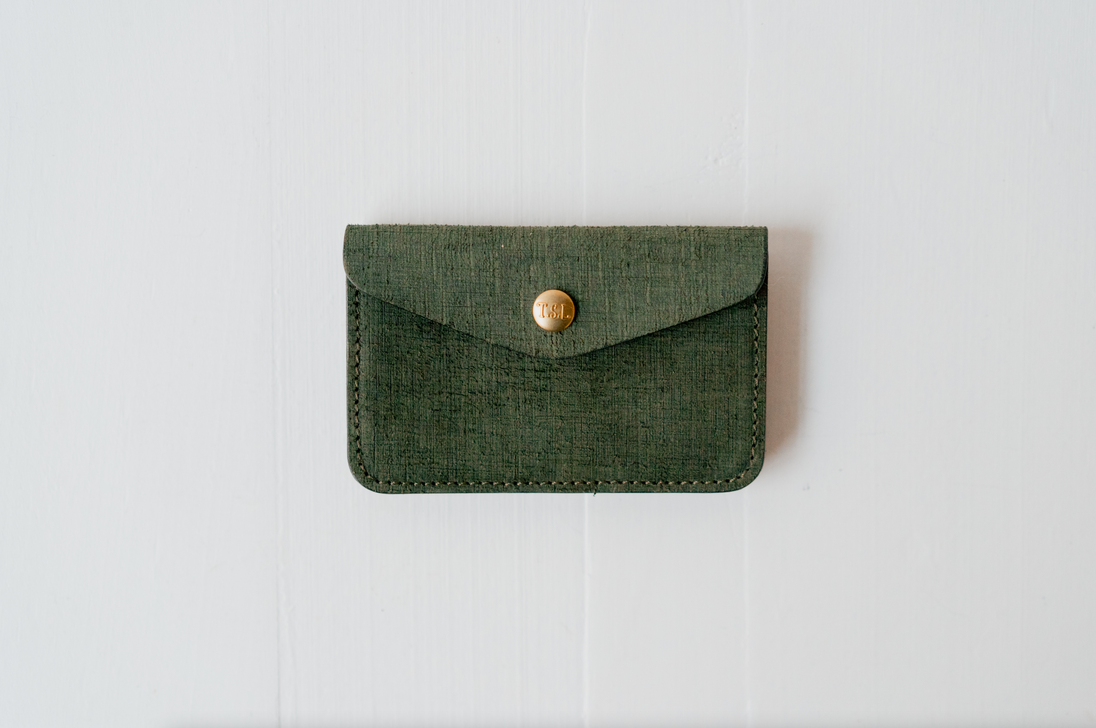 Scratched Leather Traveler's Small Purse - Green
