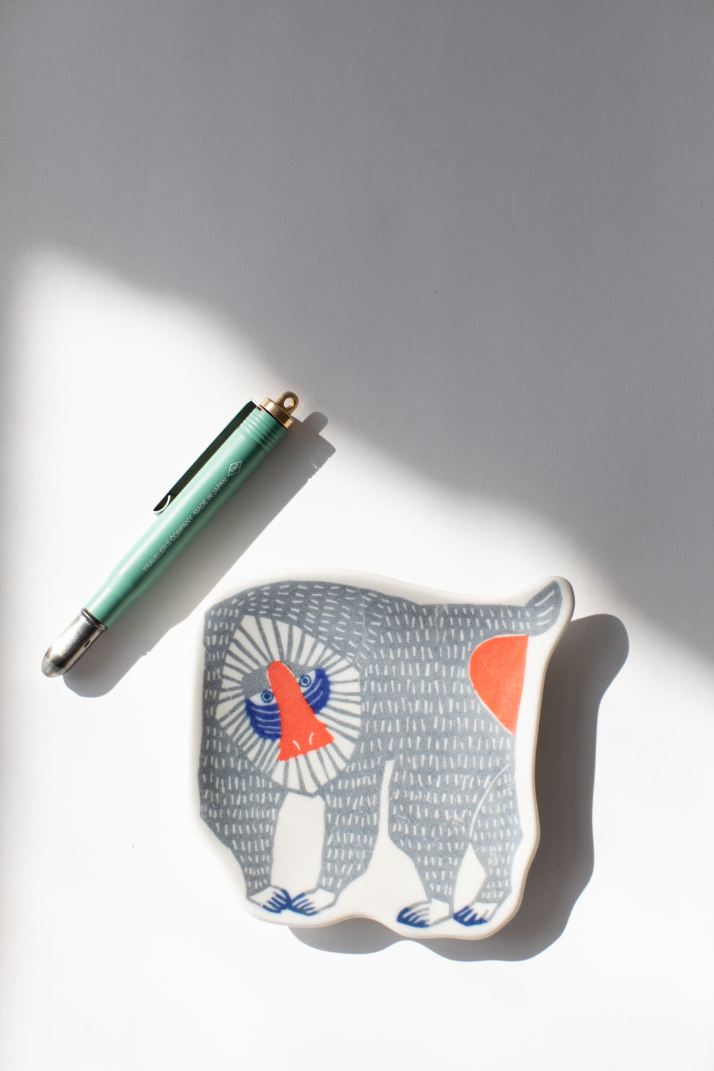 KATA KATA Small Dish - Gray Mandrill