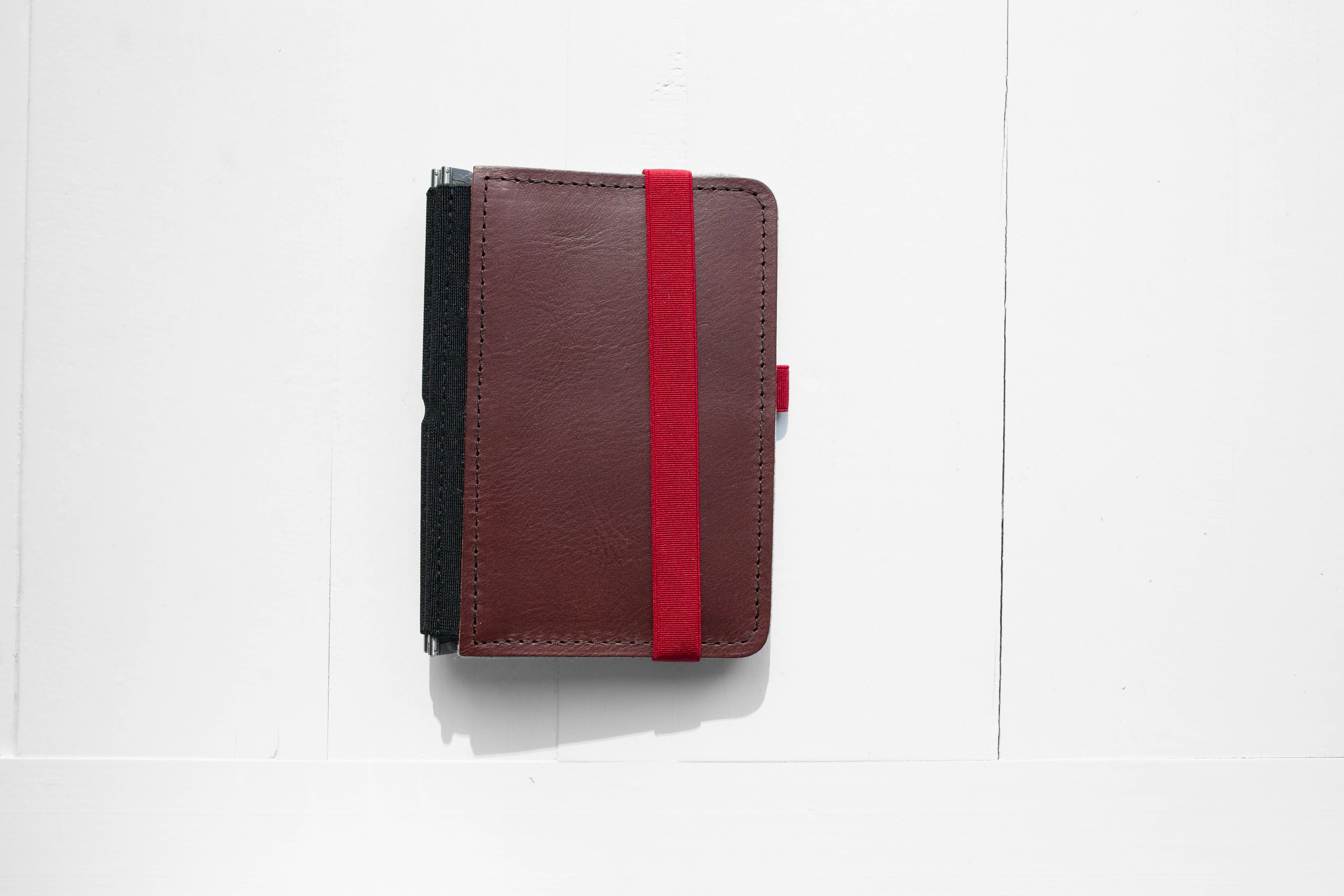 Taschenbegleiter BS_20 - A6 Small (Dark Brown/Light Grey/Red)