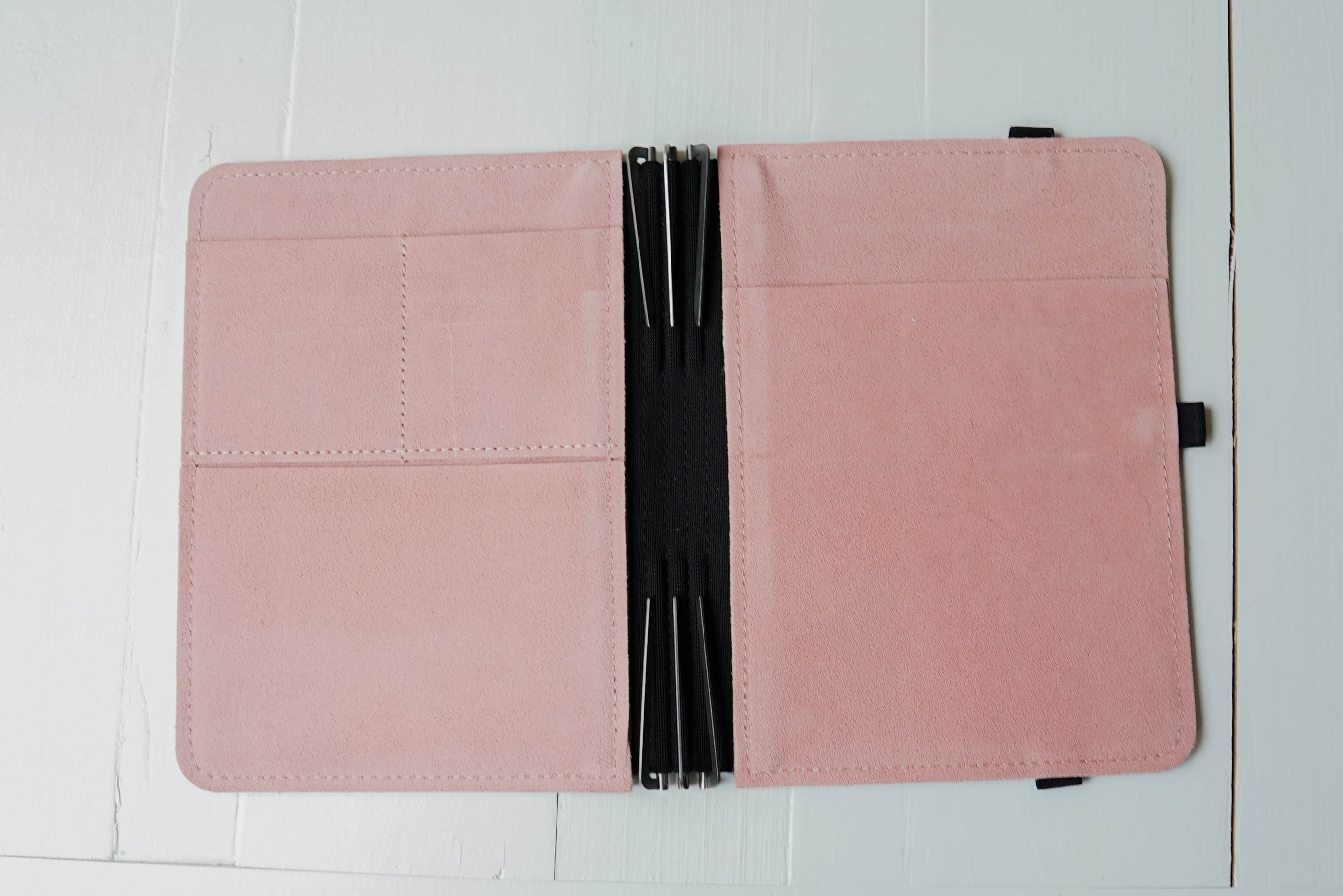 Taschenbegleiter DL 23 - A5 Medium (Purple/Antic rose/Black)
