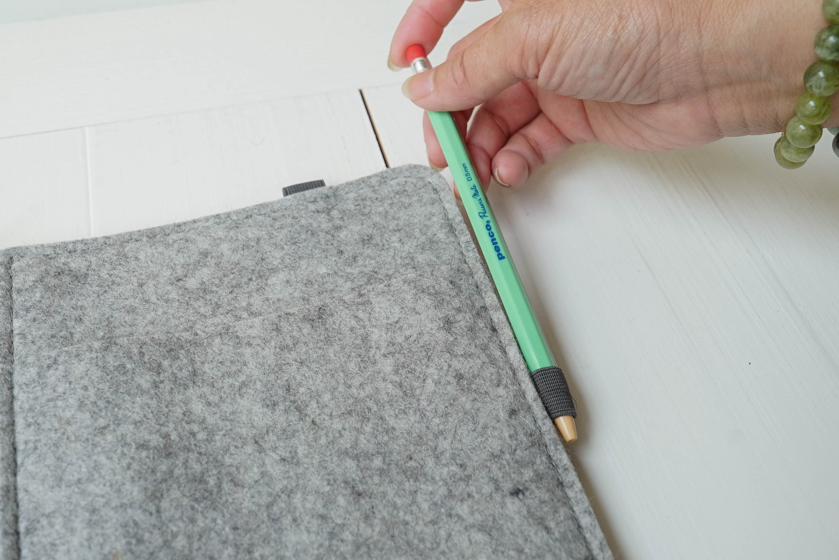 Taschenbegleiter LTD 037 - A5 Medium (Olive Seaweed/Felt light Gray/Gray)