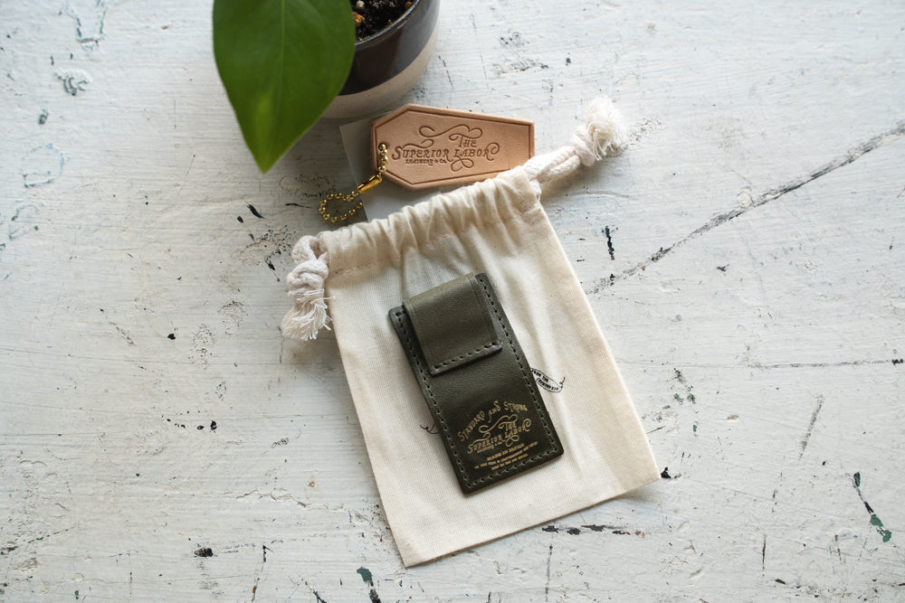 Magnetic Pen Clip / Pull-up leather