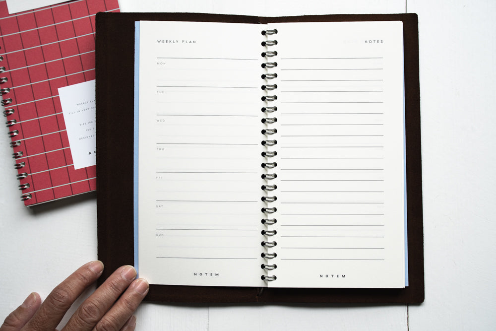 LUCA Undated Weekly Planner