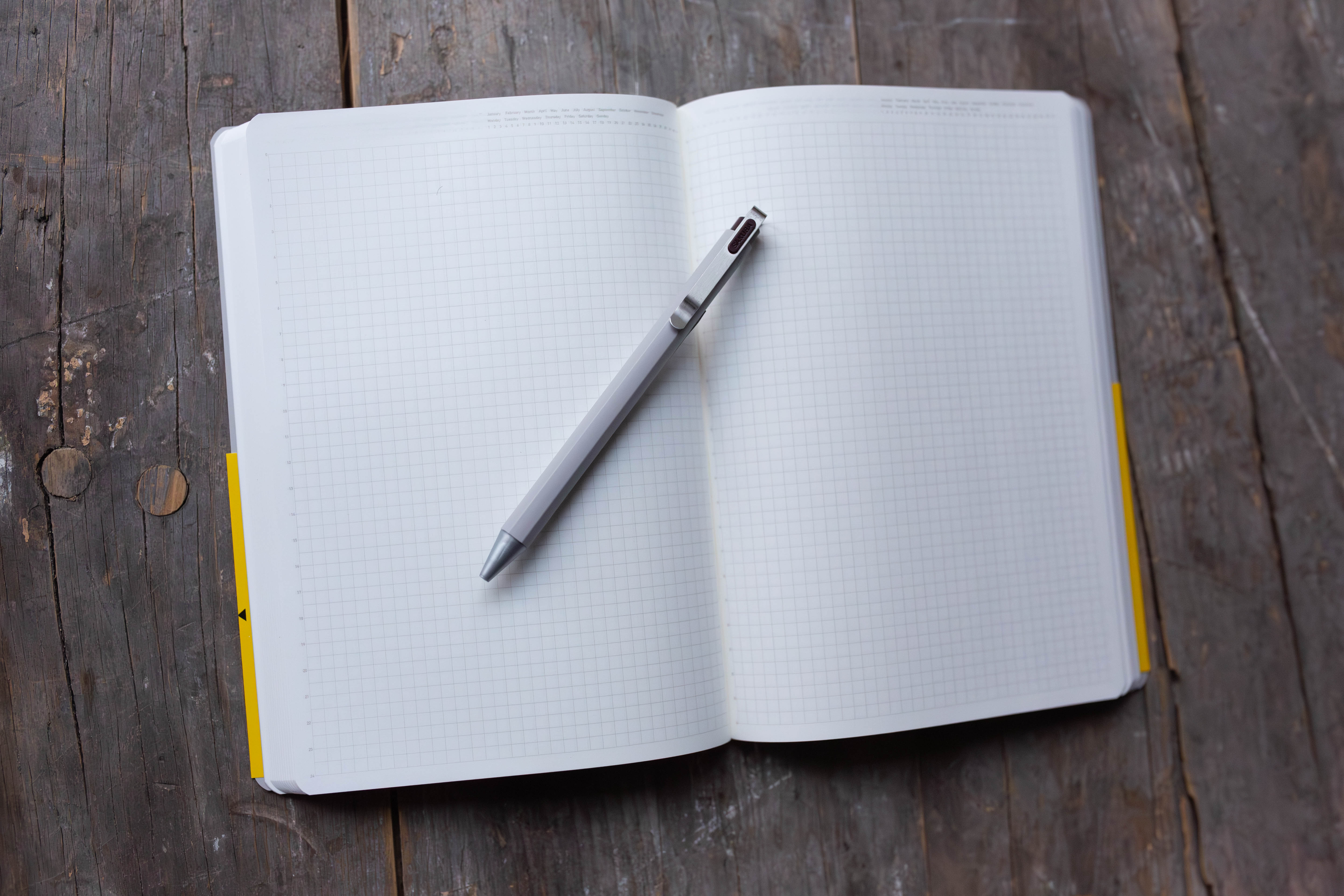 Stalogy 018 Editor's Series 1/2 Year Notebook A5 - Grid