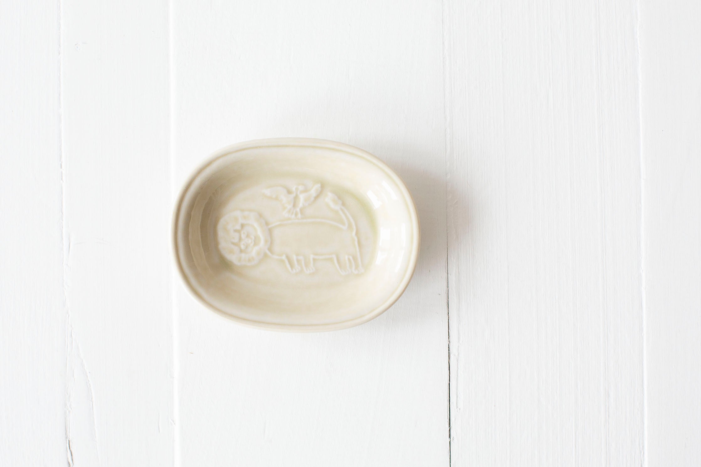 Toranekobonbon Oval Small Dish Beige - Lion