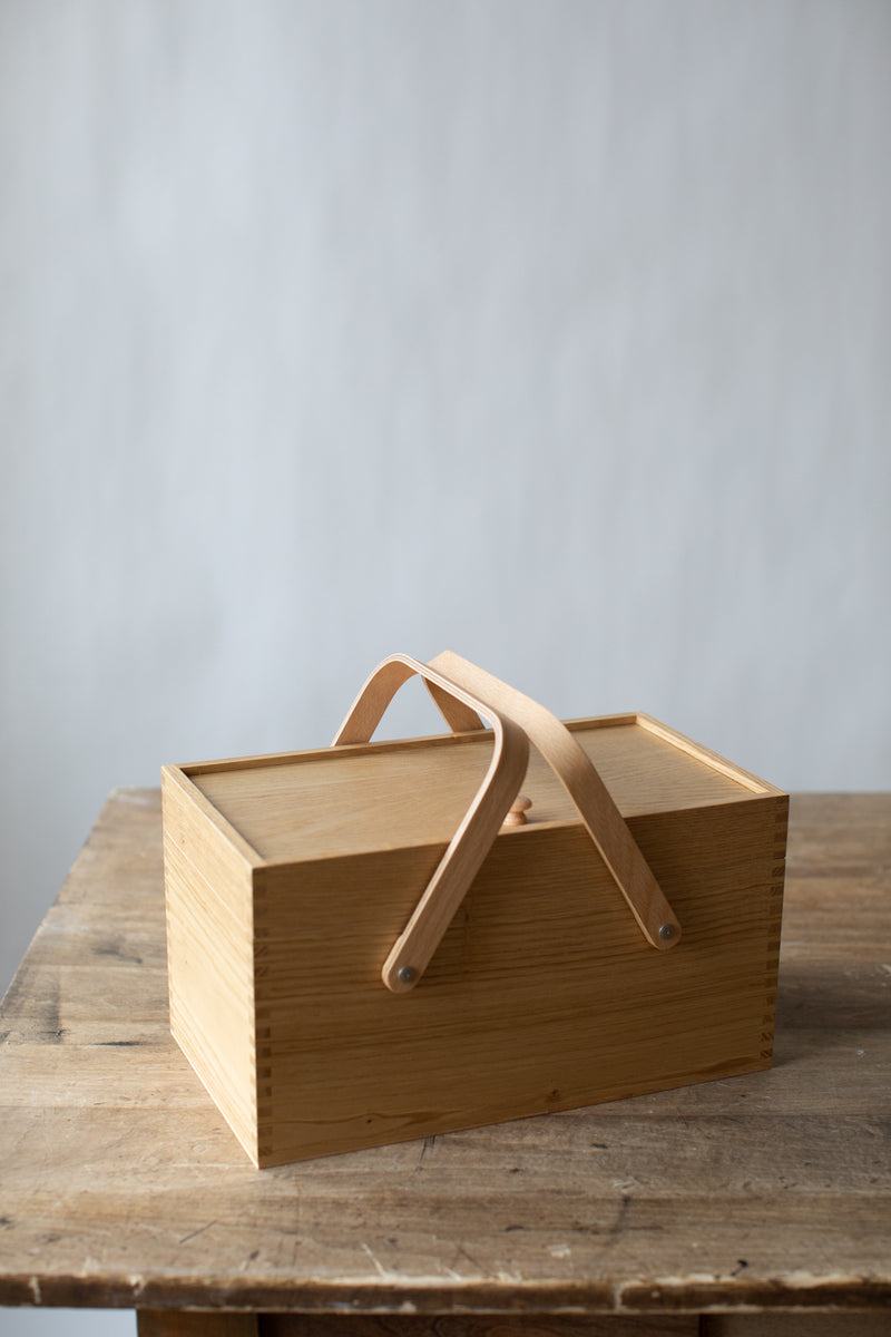 [Classiky] Chestnut Sewing Box