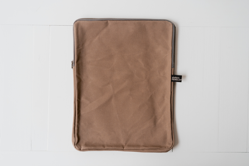 Hold Pouch - Large